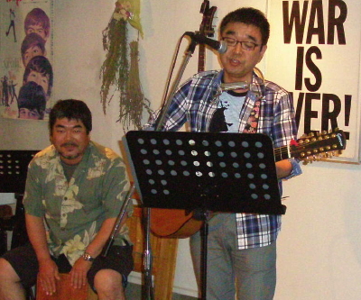 �������F